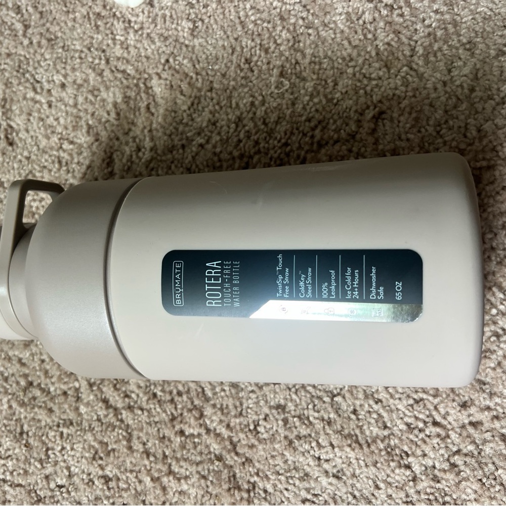 Brumate Rotera Insulated Bottle in mocha